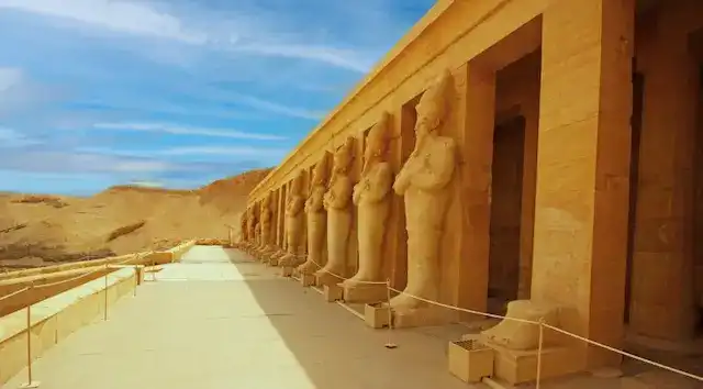 Exploring Egypt: A Land Tour or River Cruise for a Lifetime Experience